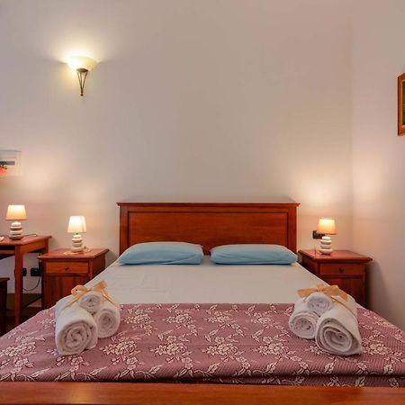 Bed And Breakfast Cairoli Exclusive Room San Pietro Vernotico Esterno foto