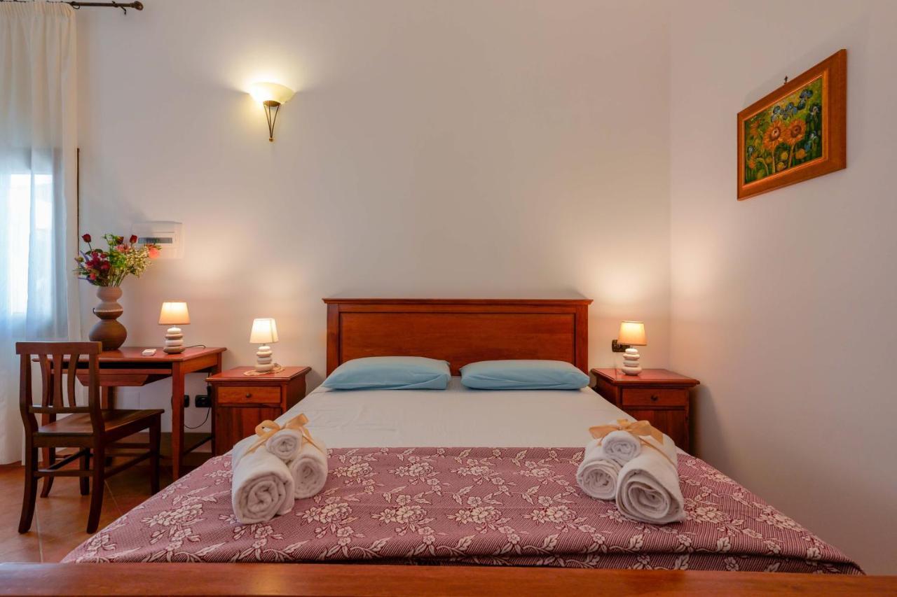 Bed And Breakfast Cairoli Exclusive Room San Pietro Vernotico Esterno foto