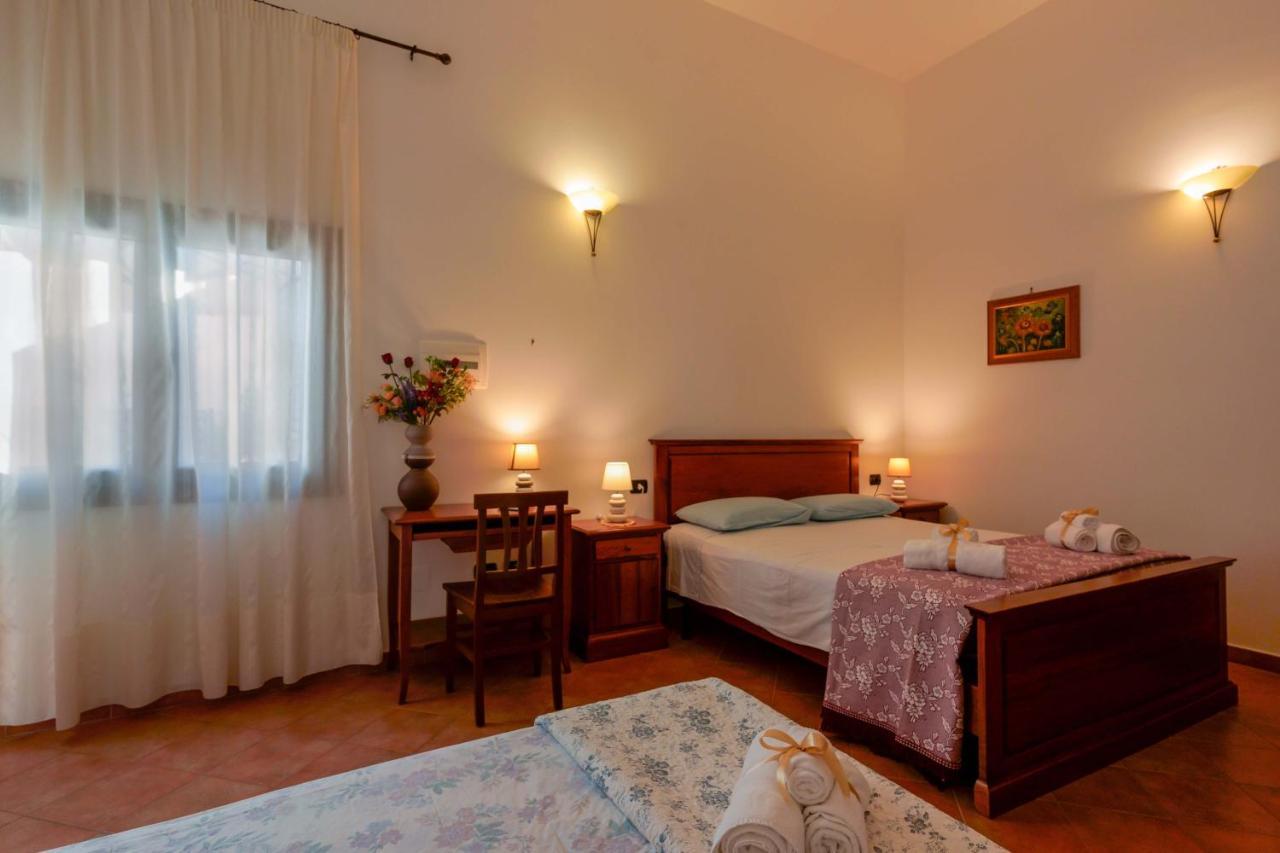 Bed And Breakfast Cairoli Exclusive Room San Pietro Vernotico Esterno foto