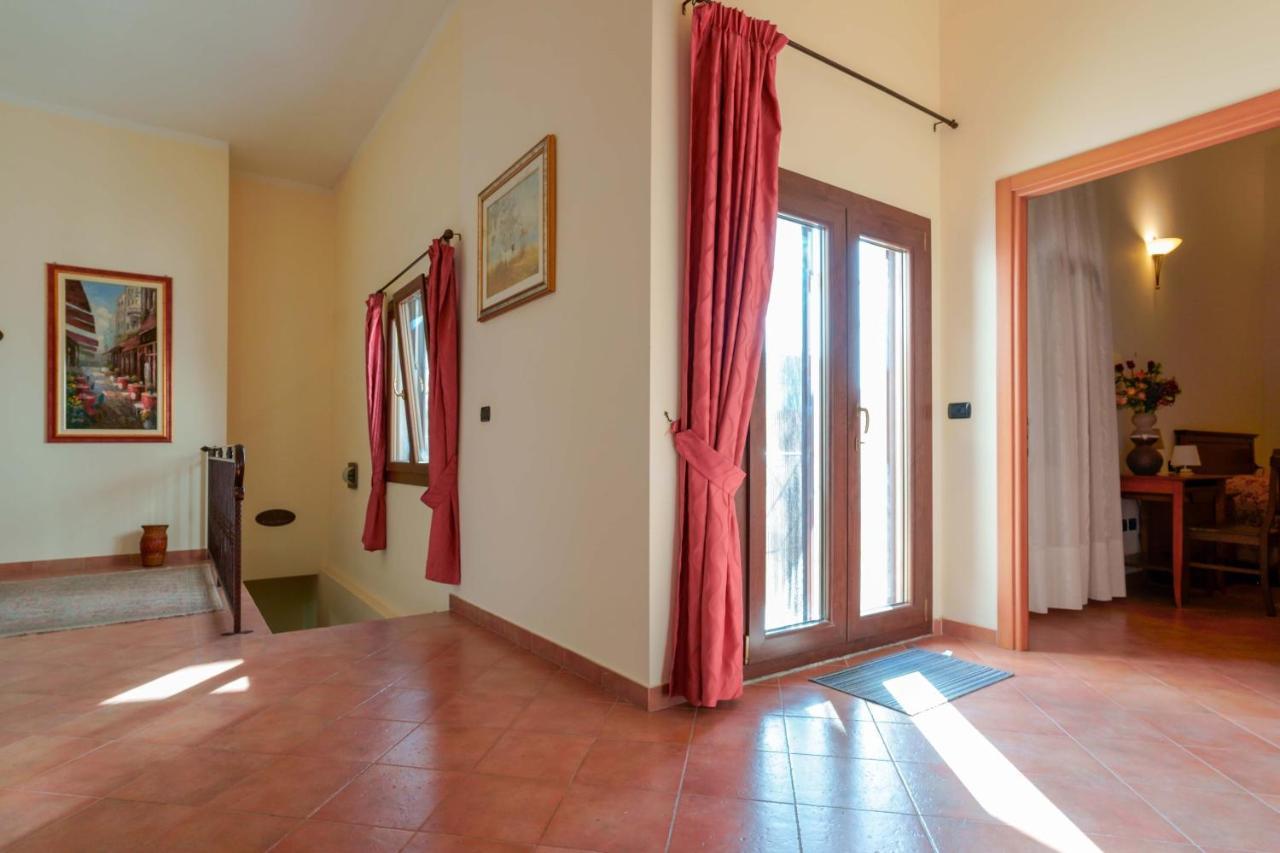 Bed And Breakfast Cairoli Exclusive Room San Pietro Vernotico Esterno foto