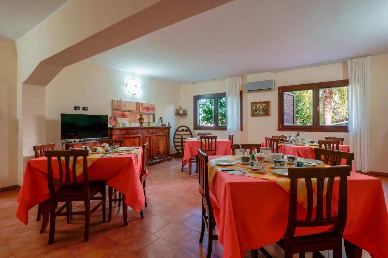 Bed And Breakfast Cairoli Exclusive Room San Pietro Vernotico Esterno foto