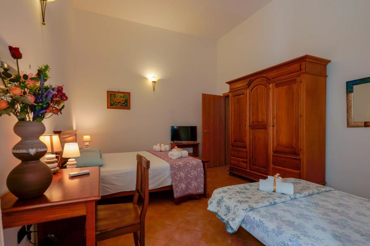 Bed And Breakfast Cairoli Exclusive Room San Pietro Vernotico Esterno foto