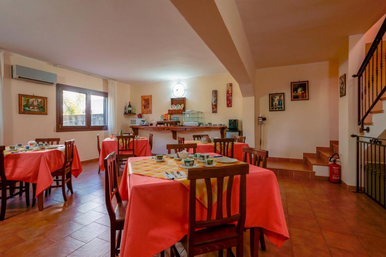 Bed And Breakfast Cairoli Exclusive Room San Pietro Vernotico Esterno foto