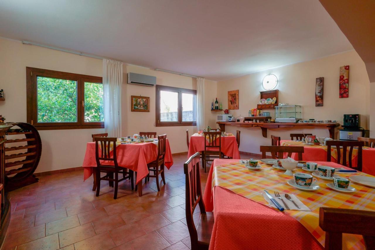 Bed And Breakfast Cairoli Exclusive Room San Pietro Vernotico Esterno foto