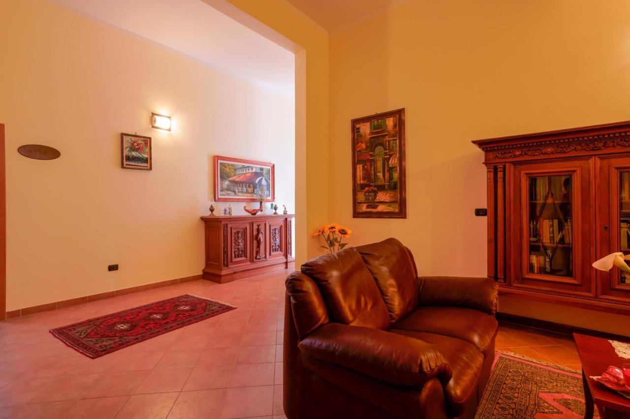 Bed And Breakfast Cairoli Exclusive Room San Pietro Vernotico Esterno foto